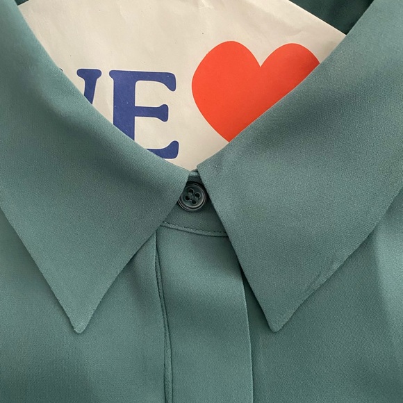 VINCE Sea Glass Long Sleeve Silk Blouse, Sz 6 - Picture 8 of 8